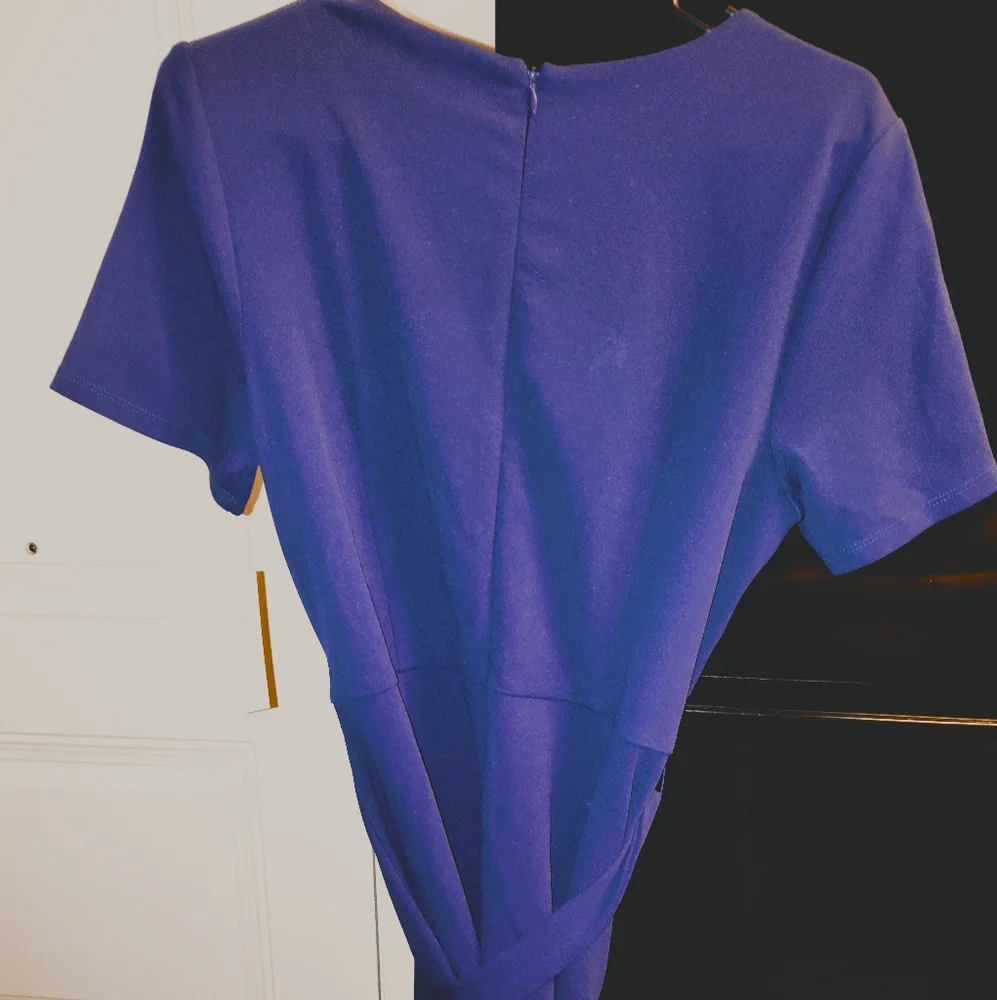 Dress - Picture 2 of 4